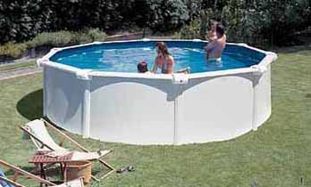 Zaplávajte a schlaďte sa vo vlastnom záhradnom bazéne. Záhradné bazény najvyššej kvality.